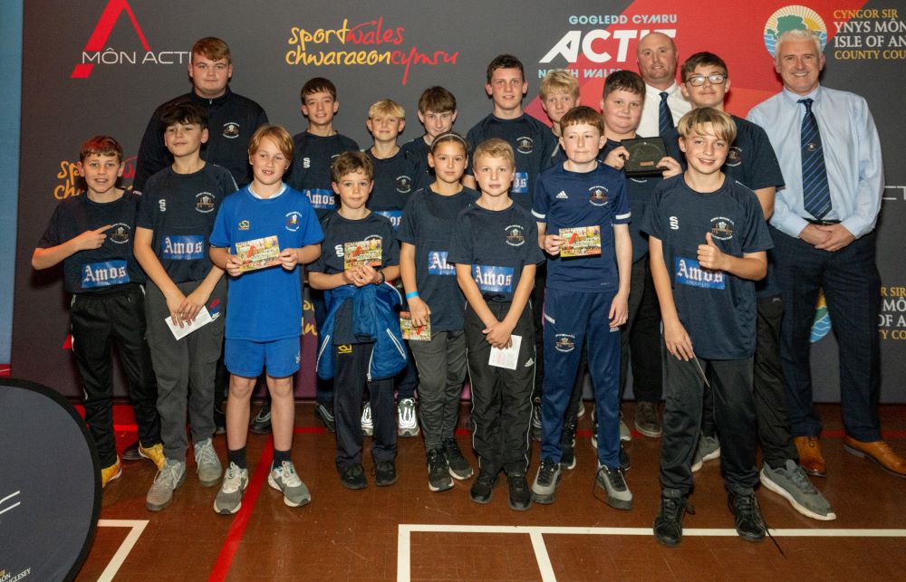 Junior Club of the Year: Clwb Criced Borth & Clwb Rygbi Llangefni