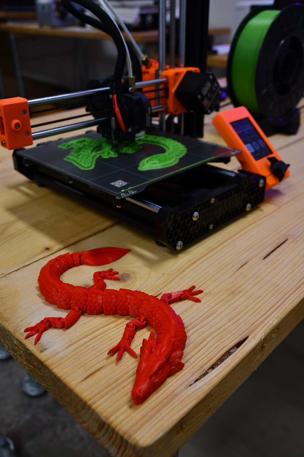 A 3D printer at the Ffiws Creation Café