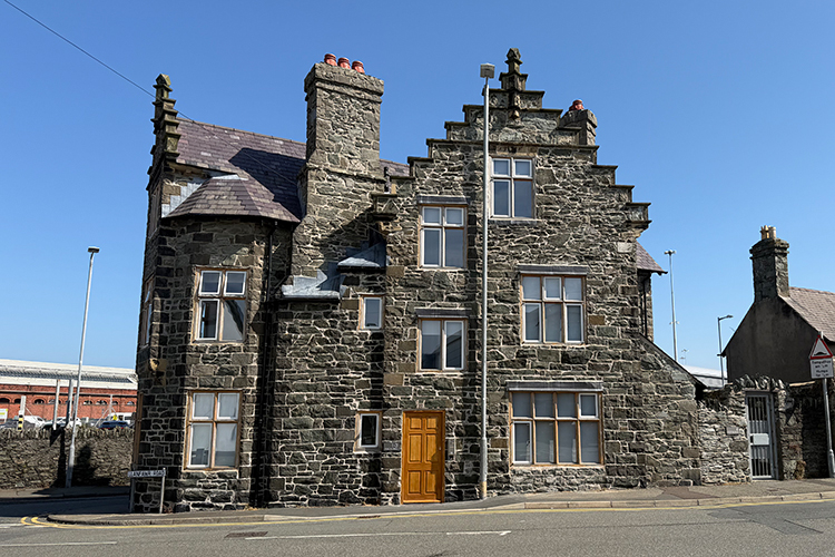 Plas Alltran, Holyhead